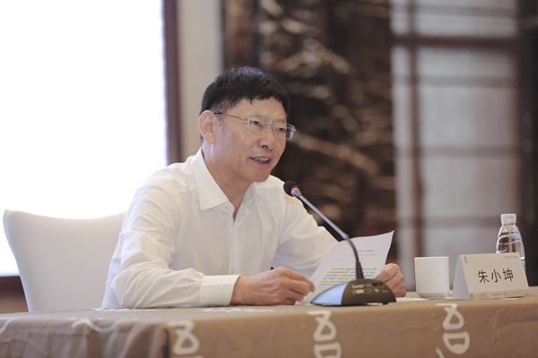 心無旁騖做實(shí)業(yè)，我心里踏實(shí)！